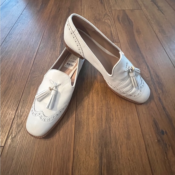 Stuart Weitzman White Leather Brogue Tassel Loafer Shoes Size 10 NEW - Picture 2 of 9